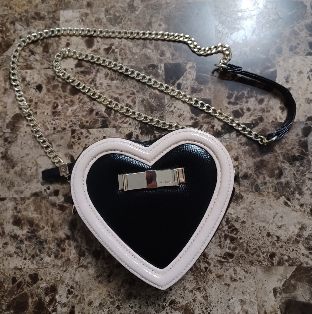 Victoria's Secret Heart Shaped Purse💕